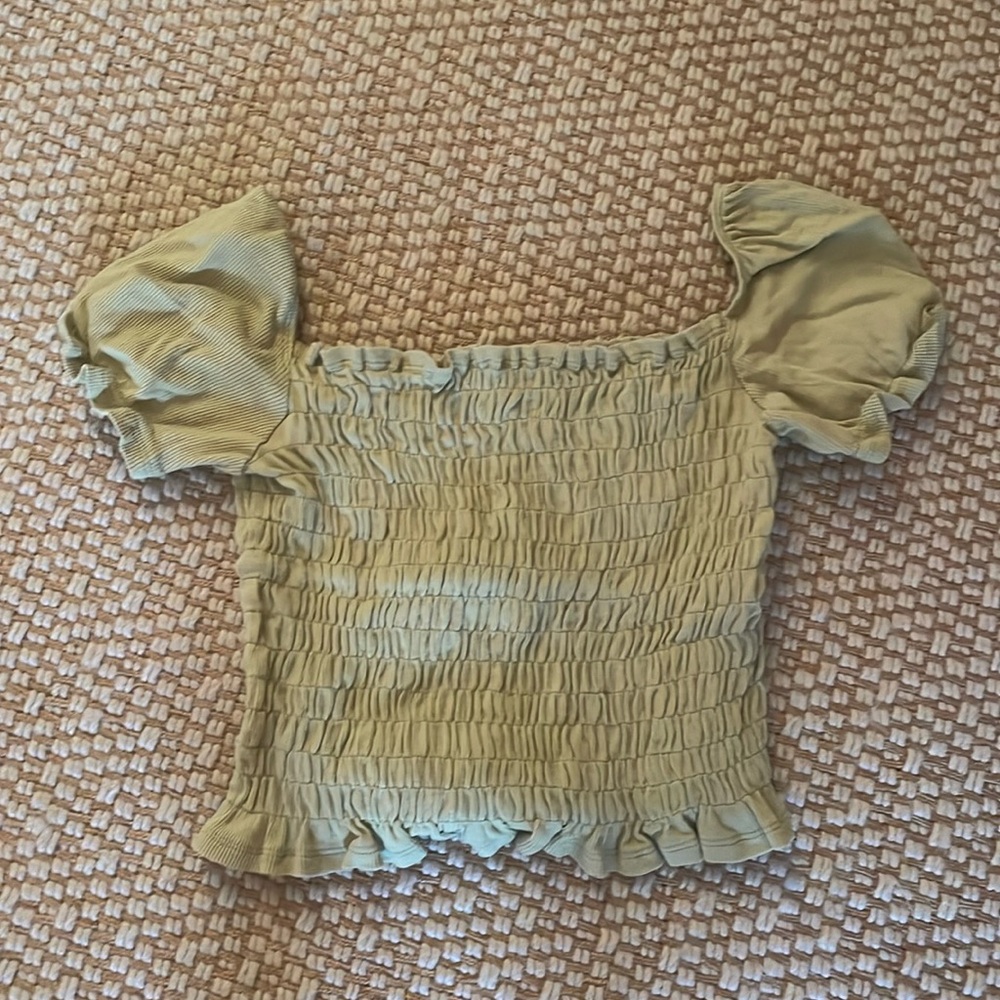 Lisa says gah green top. Size large, ruched.